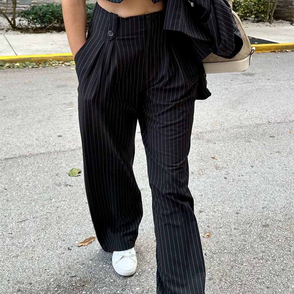 Stylish Pinstripe Pants – Sizes S, M, L
